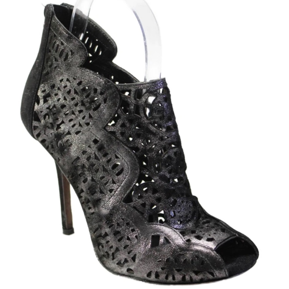Vera Wang Black  metallic Cutout Heels size 8.5